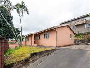 3 Bed House in Shallcross