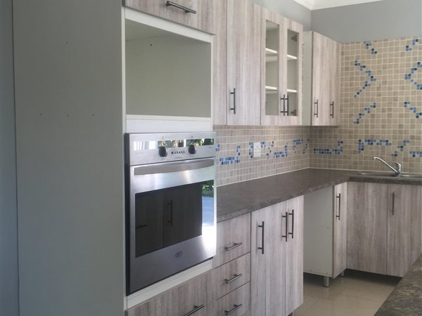 2 Bed Flat in Shelly Beach