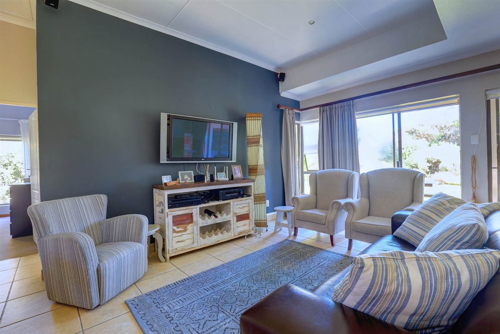 5 Bed House in Mossel Bay Golf Estate photo number 4