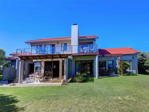 5 Bed House in Mossel Bay Golf Estate