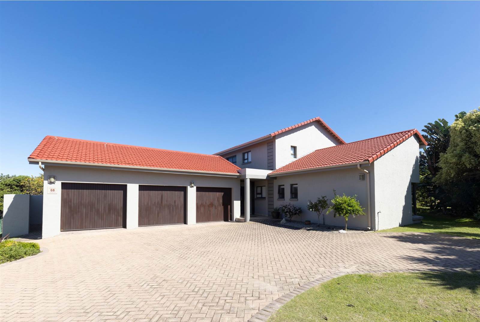 5 Bed House in Mossel Bay Golf Estate photo number 2