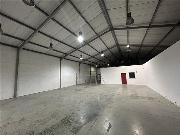 567 m² Industrial space 567 m² Industrial space