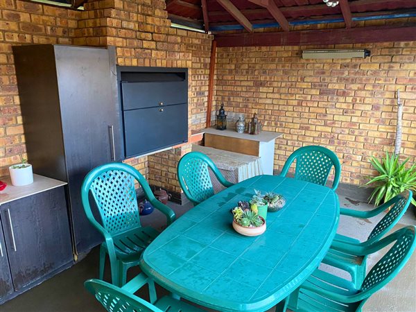 3 Bedroom Townhouse 3 Bedroom Townhouse