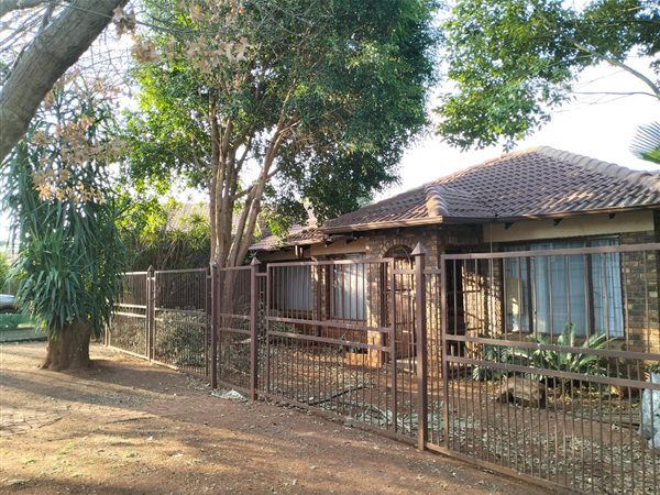 3 Bedroom House 3 Bedroom House