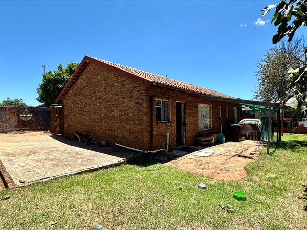 3 Bedroom House 3 Bedroom House