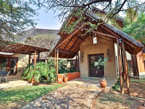 5 Bed House in Pebble Rock