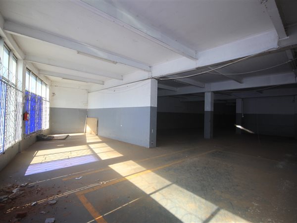 1004  m² Industrial space in Greyville