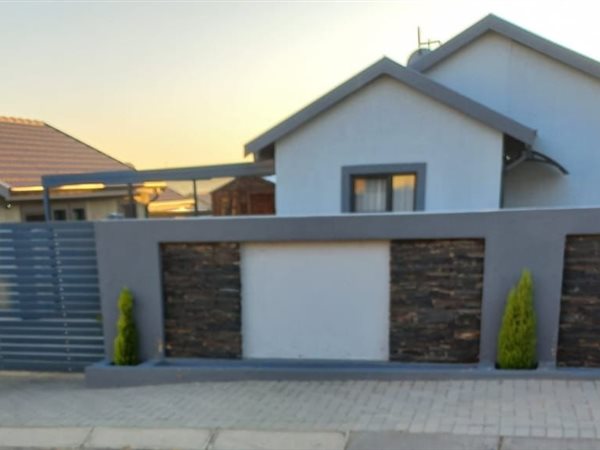 3 Bed House in Kya Sands