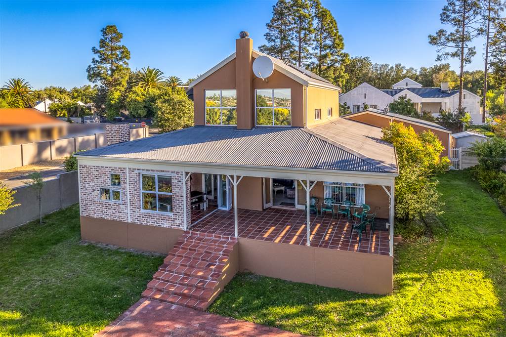 4 Bedroom House