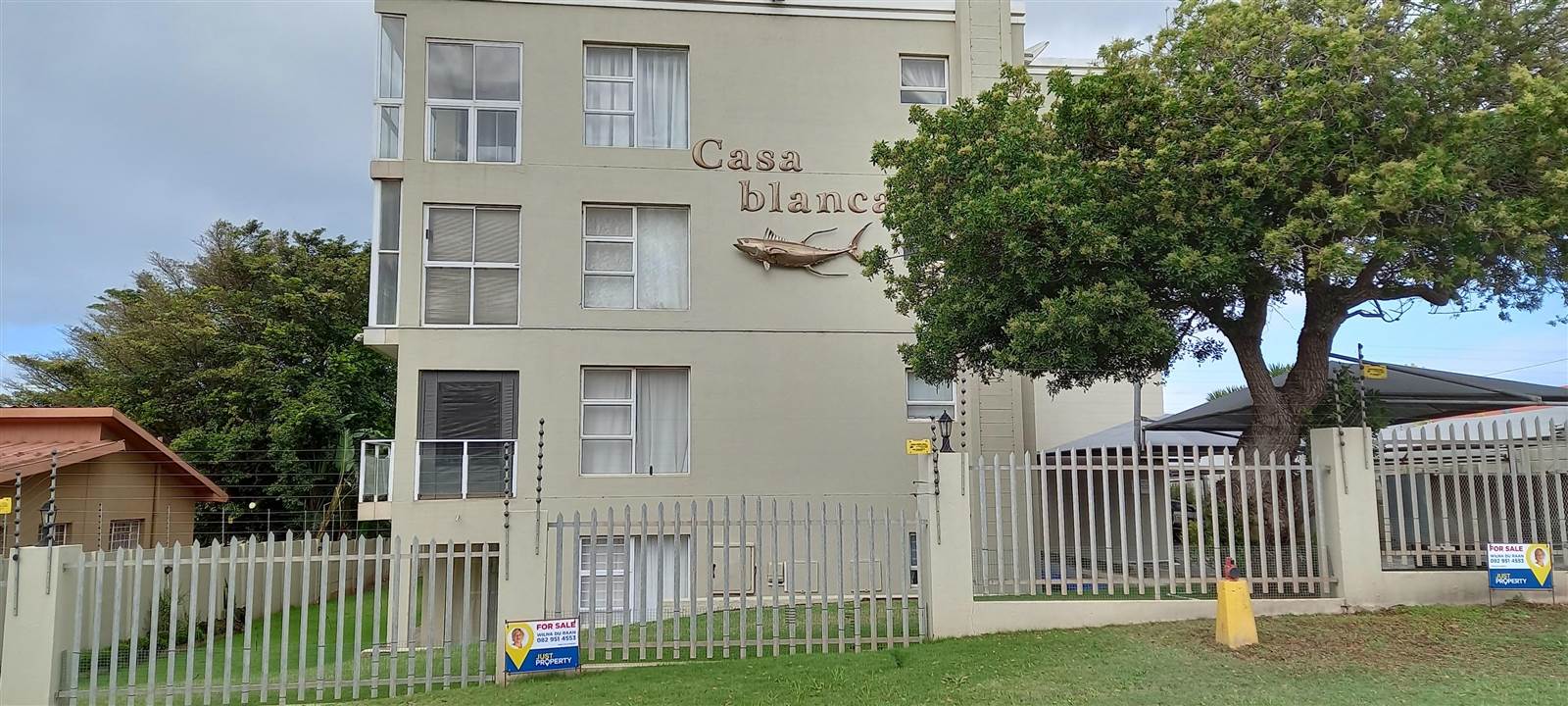 2 Bed Apartment in Jeffreys Bay photo number 1