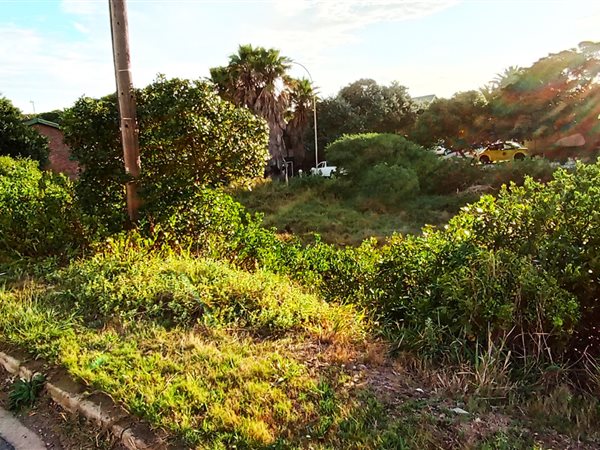 742 m² Land available in Paradise Beach