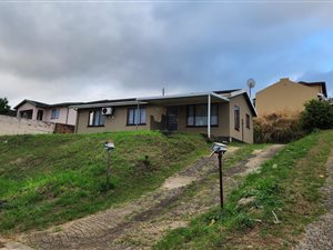 3 Bed House in Newlands West