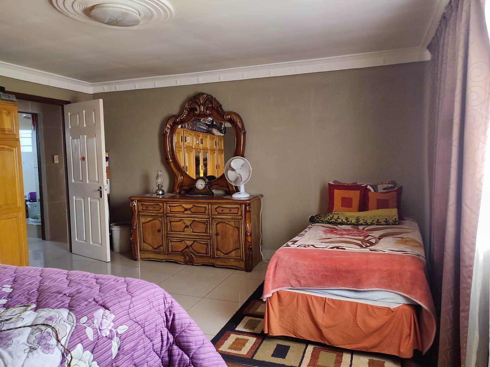 3 Bed House in Umlazi photo number 17