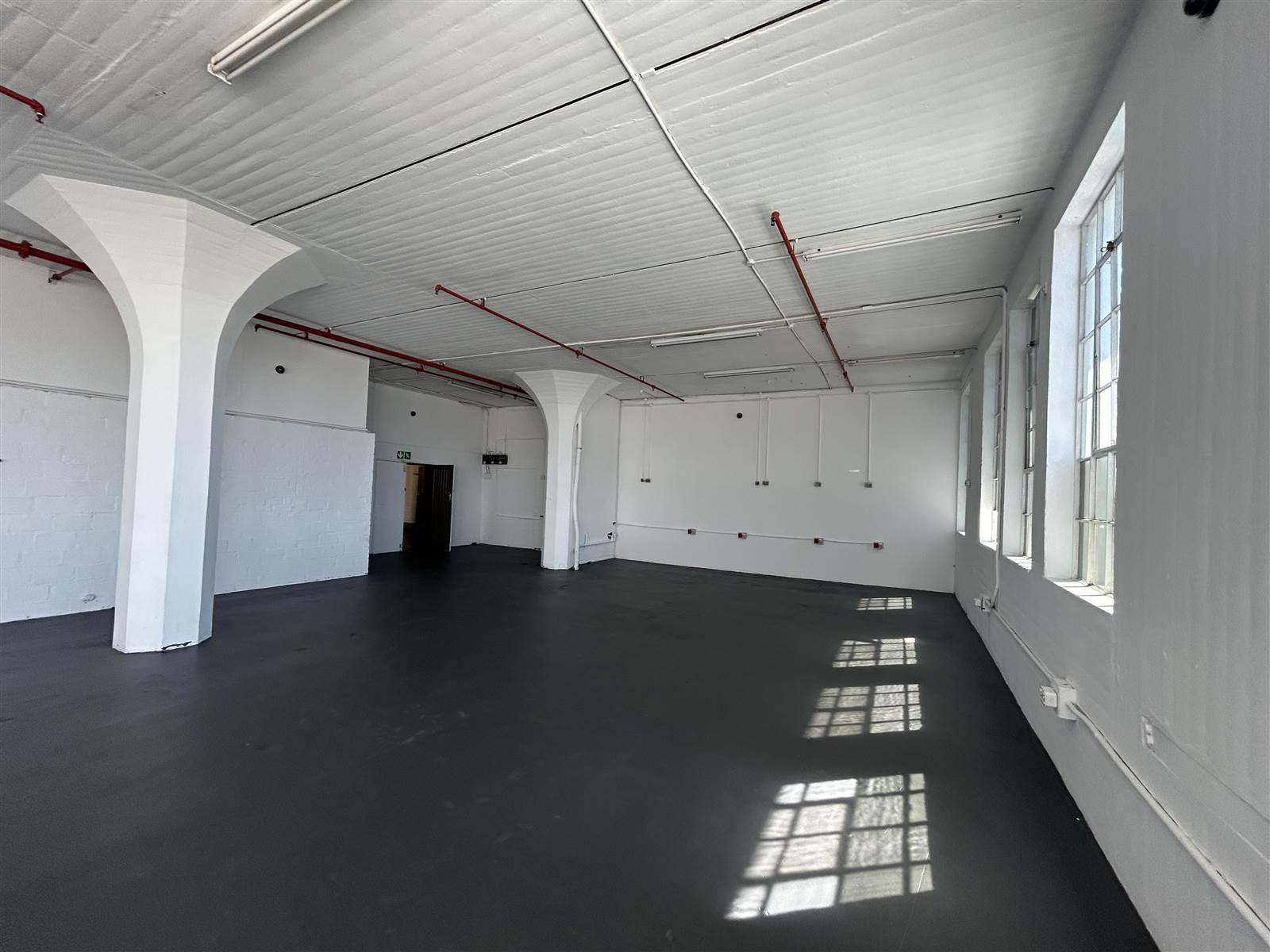 345  m² Commercial space in Woodstock photo number 5