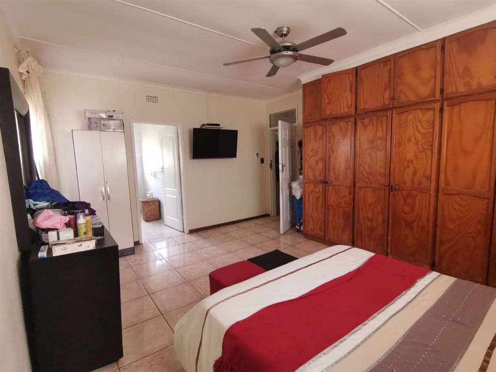3 Bed House in Empangeni photo number 7
