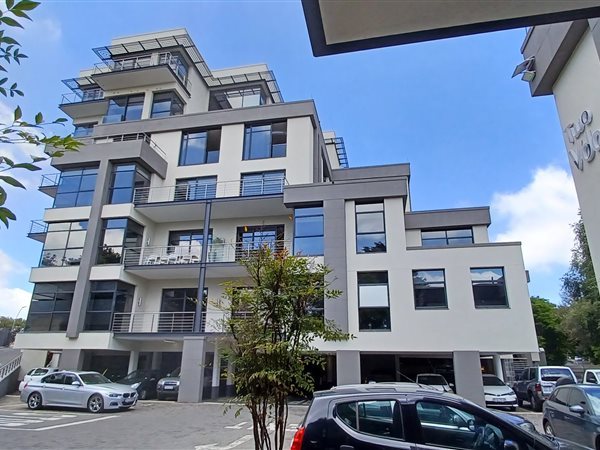 335  m² Commercial space