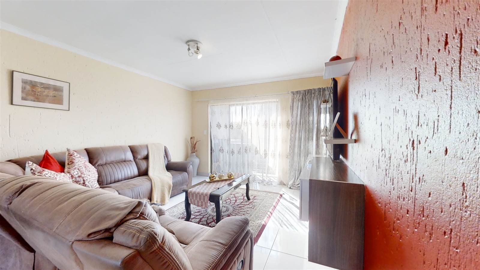2 Bed Townhouse in Beyers Park photo number 14