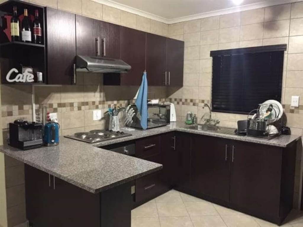 2 Bed Flat in Secunda photo number 1