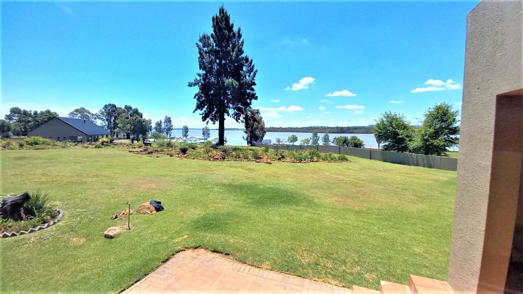 4 Bed House in Vaal Marina photo number 28