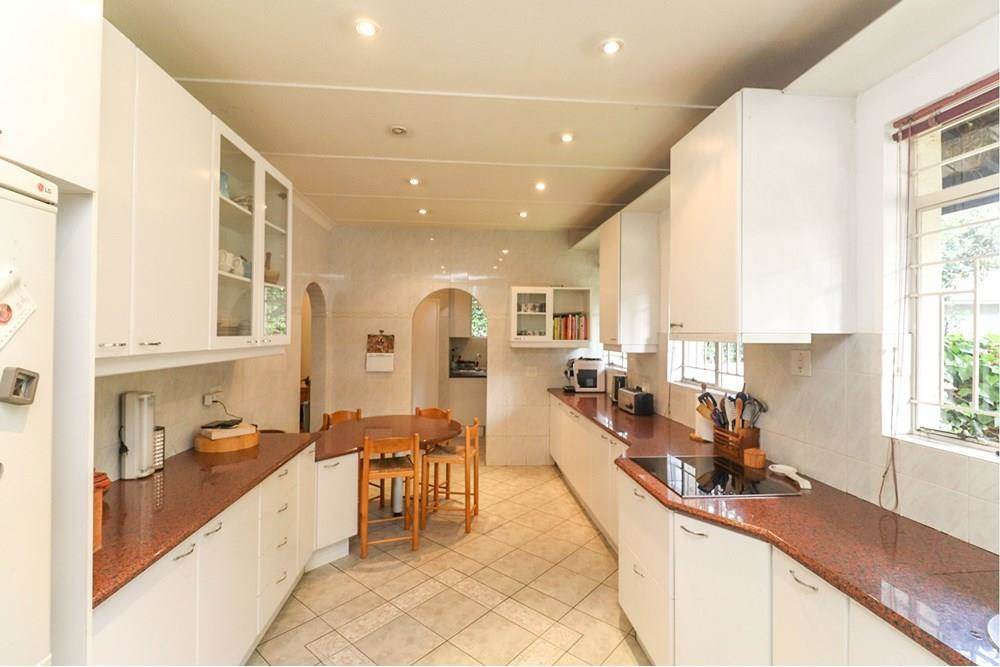 4 Bed House in Morninghill photo number 3