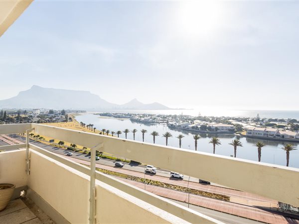 3 Bed Apartment in Milnerton Central
