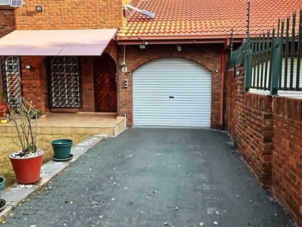2 Bed Townhouse in Boksburg South