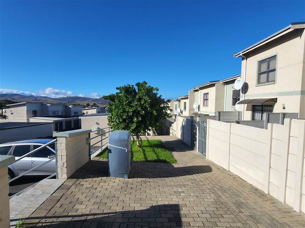 2 Bed Duplex in Protea Heights photo number 13
