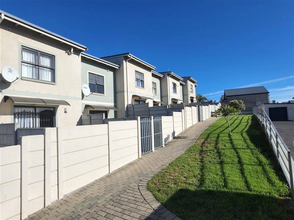2 Bed Duplex in Protea Heights photo number 15