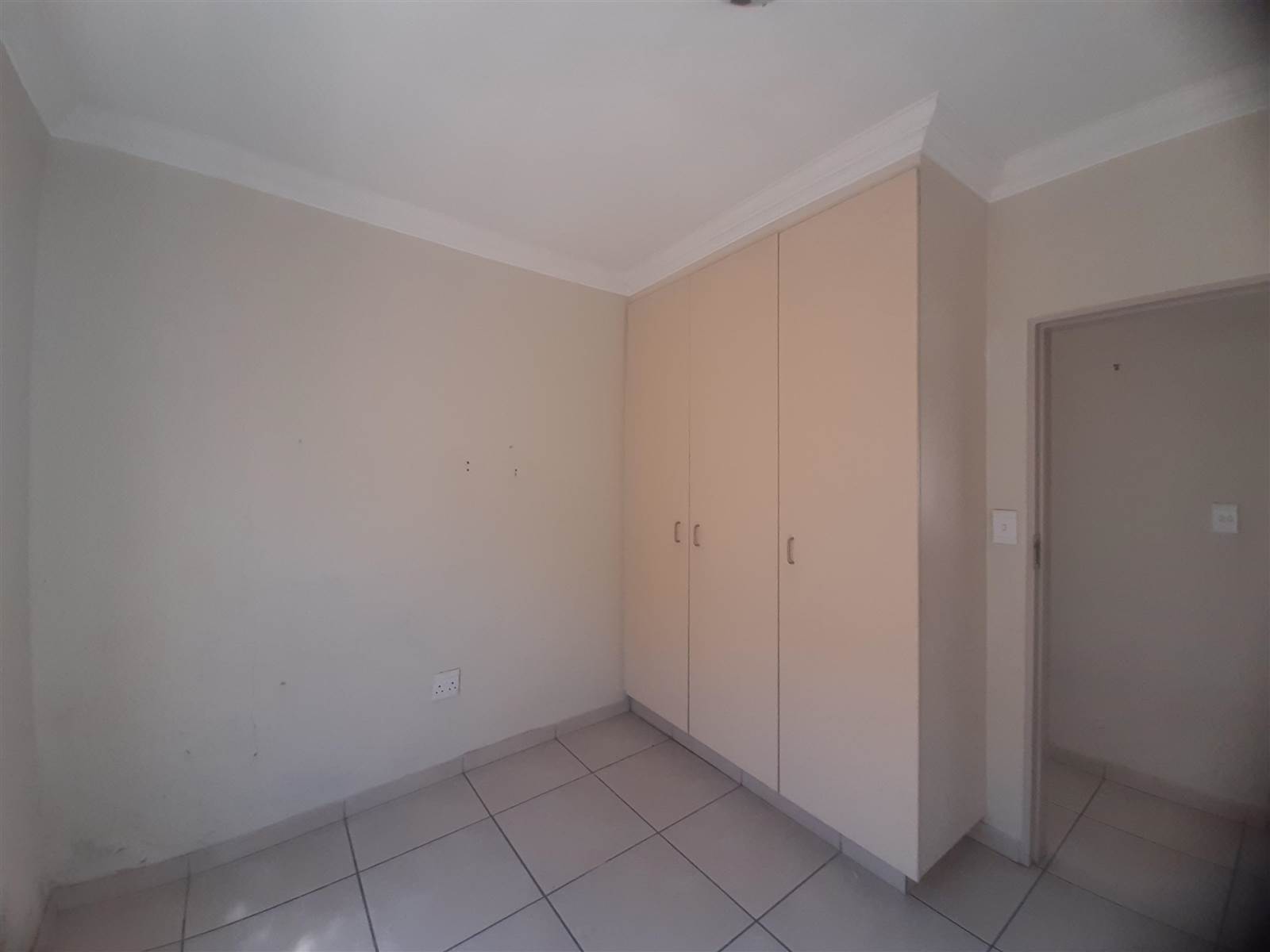 2 Bed House in Grobler Park photo number 11
