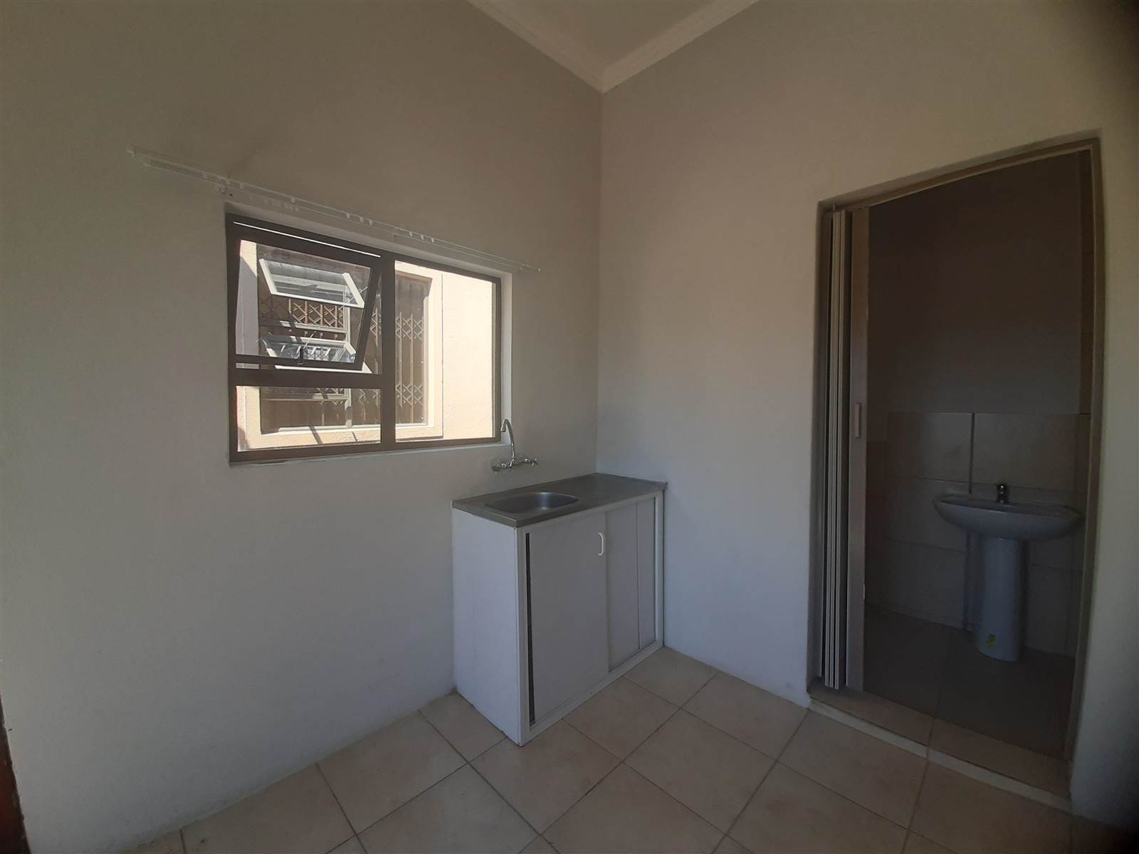 2 Bed House in Grobler Park photo number 18