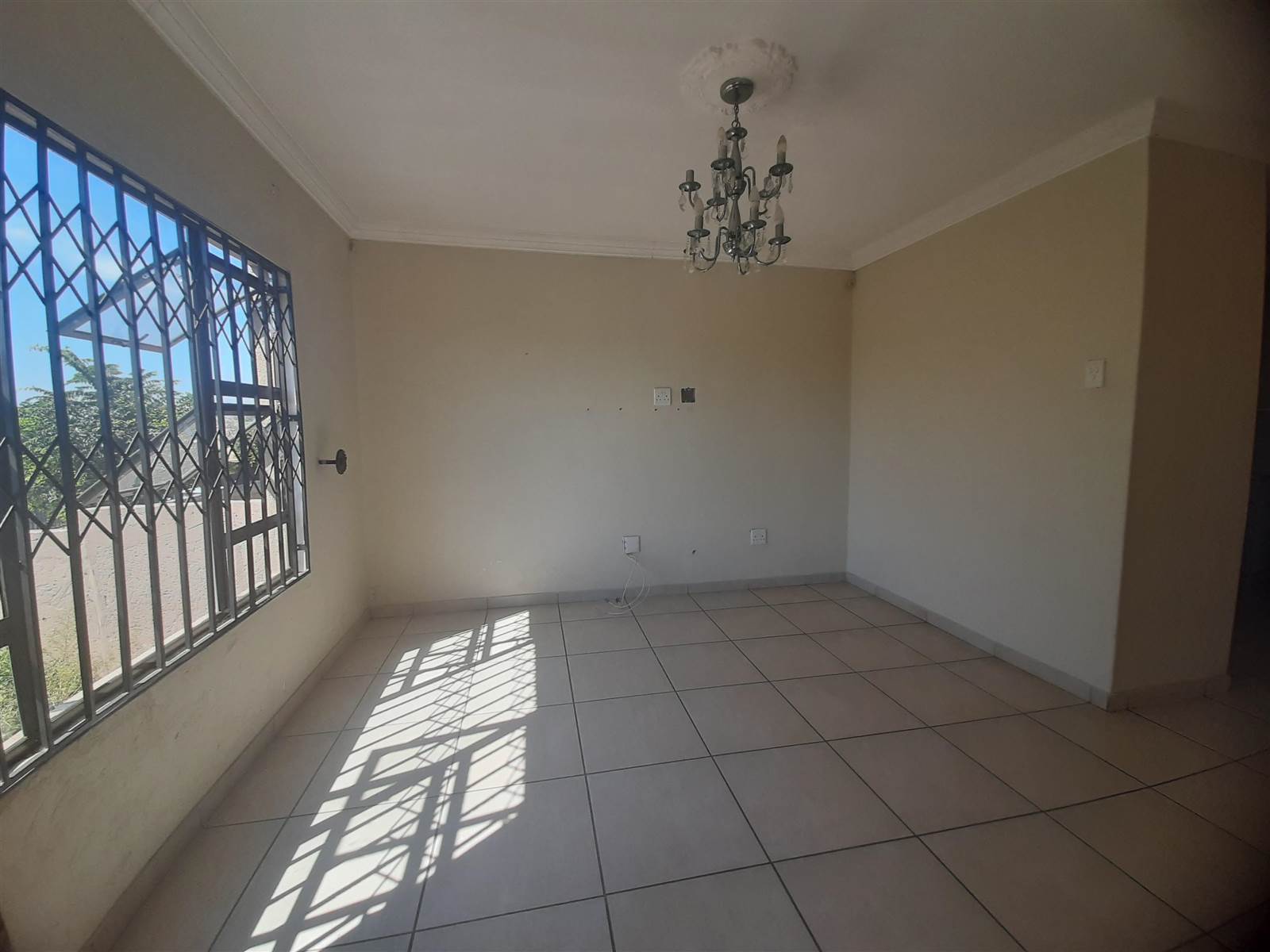 2 Bed House in Grobler Park photo number 5