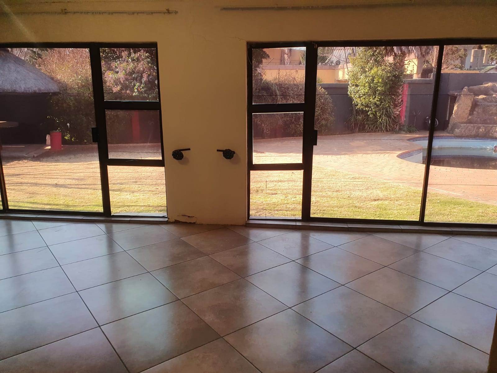 6 Bed House in Secunda photo number 7
