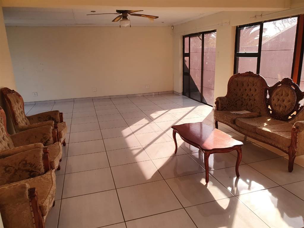 6 Bed House in Secunda photo number 14