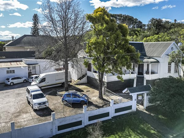 6 Bedroom House 6 Bedroom House