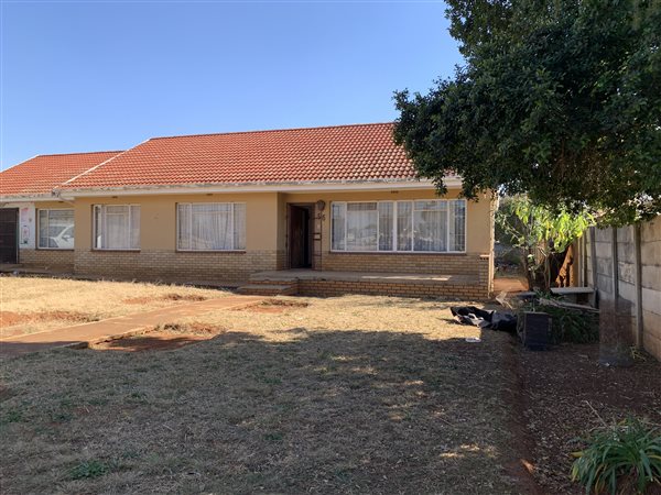 4 Bedroom House 4 Bedroom House