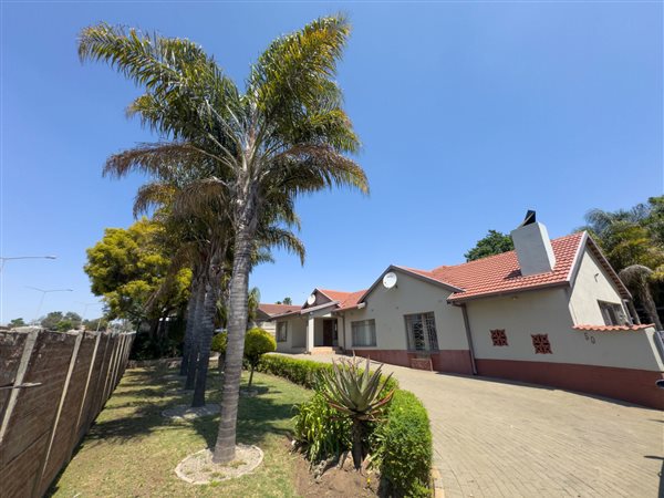 4 Bedroom House 4 Bedroom House