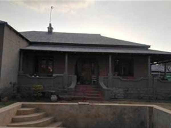 4 Bedroom House 4 Bedroom House