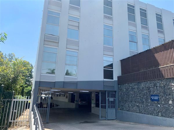 91  m² Office Space in Craighall