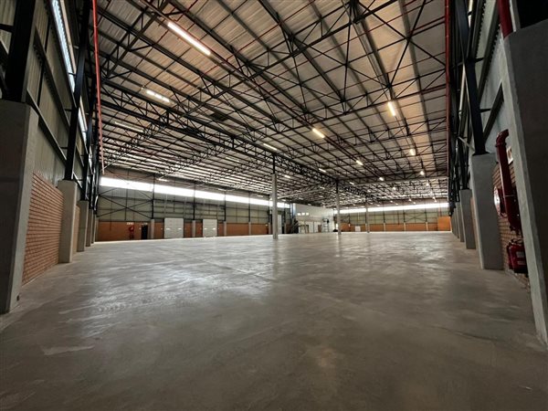 3 703  m² Industrial space