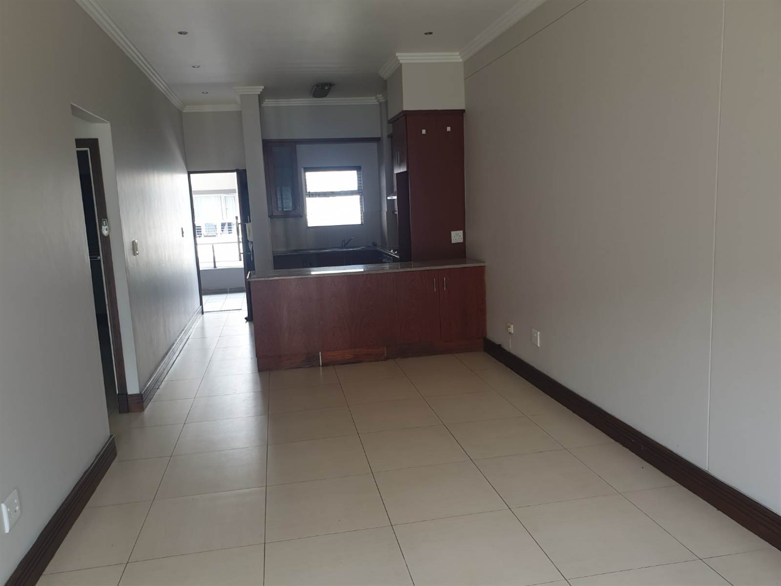 2 Bed Apartment in Umhlanga Rocks photo number 6