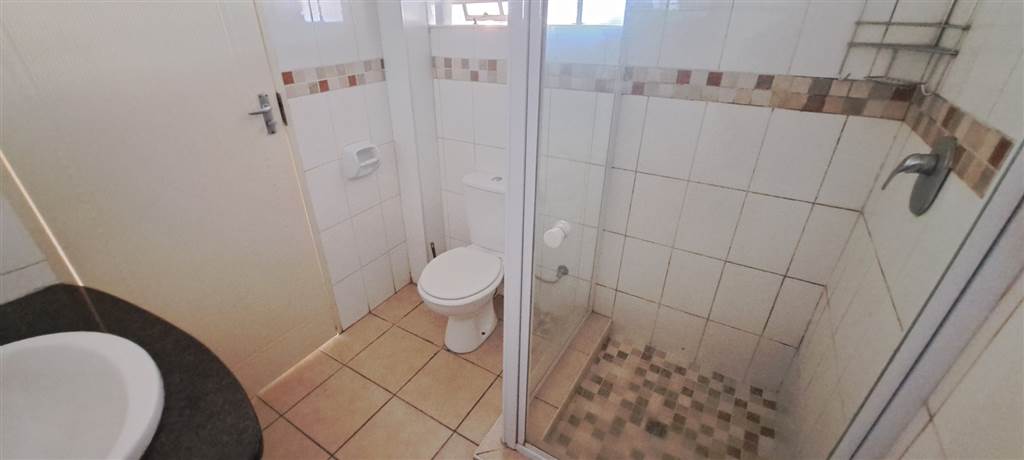 1 Bed Apartment in Rietfontein photo number 5