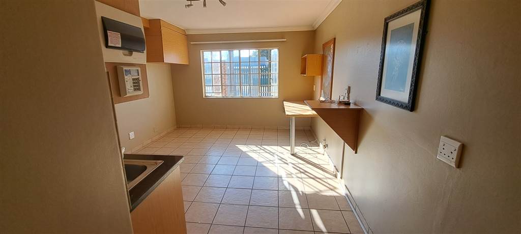 1 Bed Apartment in Rietfontein photo number 13