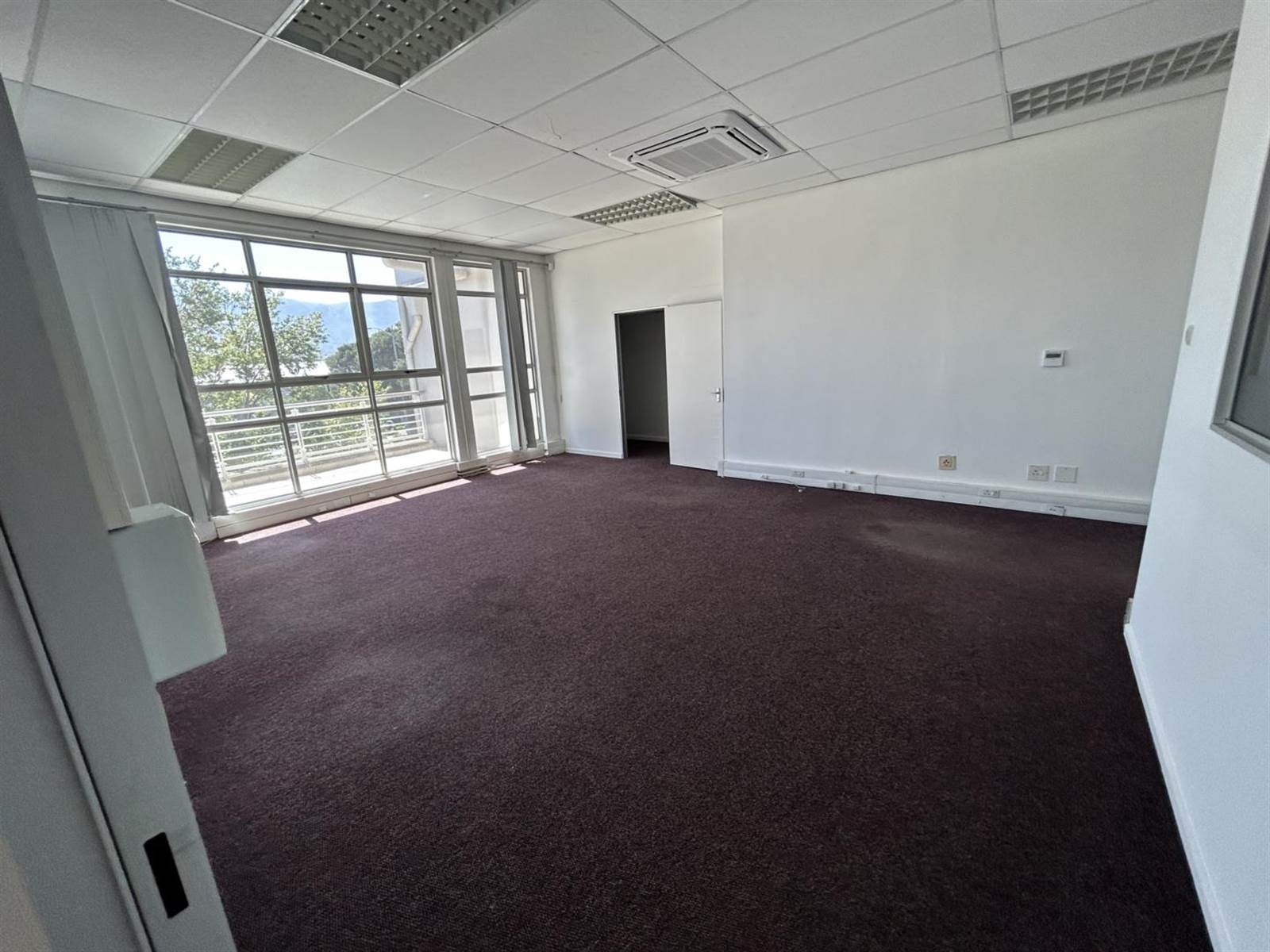 253.71  m² Office Space in Plumstead photo number 5