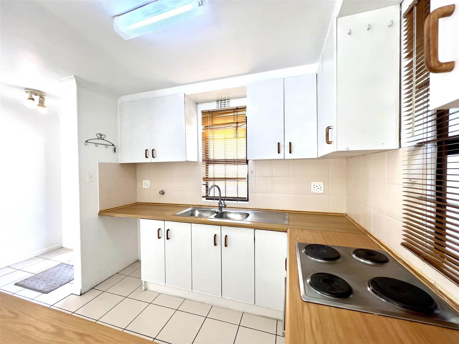3 Bed Townhouse in Rondebosch photo number 9