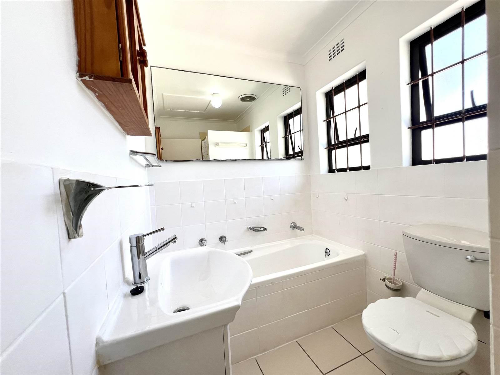 3 Bed Townhouse in Rondebosch photo number 4