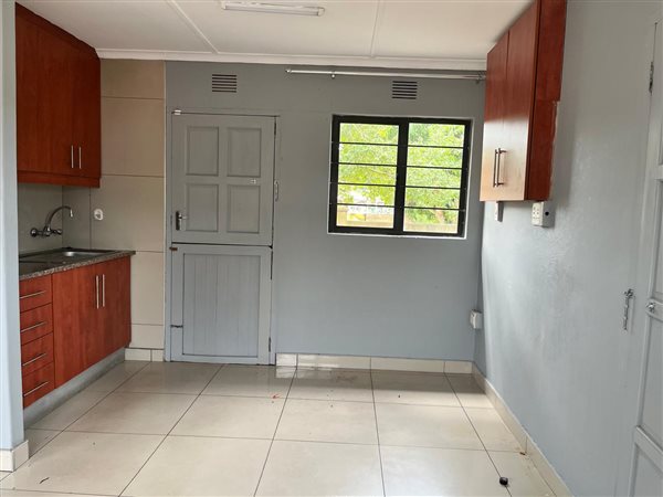 2 Bedroom House 2 Bedroom House