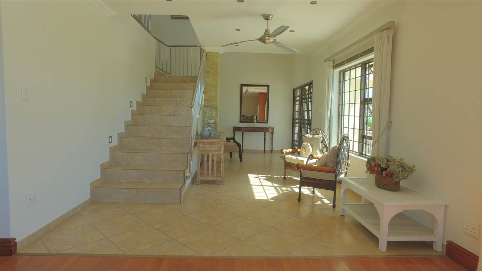 8 Bed House in Jeffreys Bay photo number 15