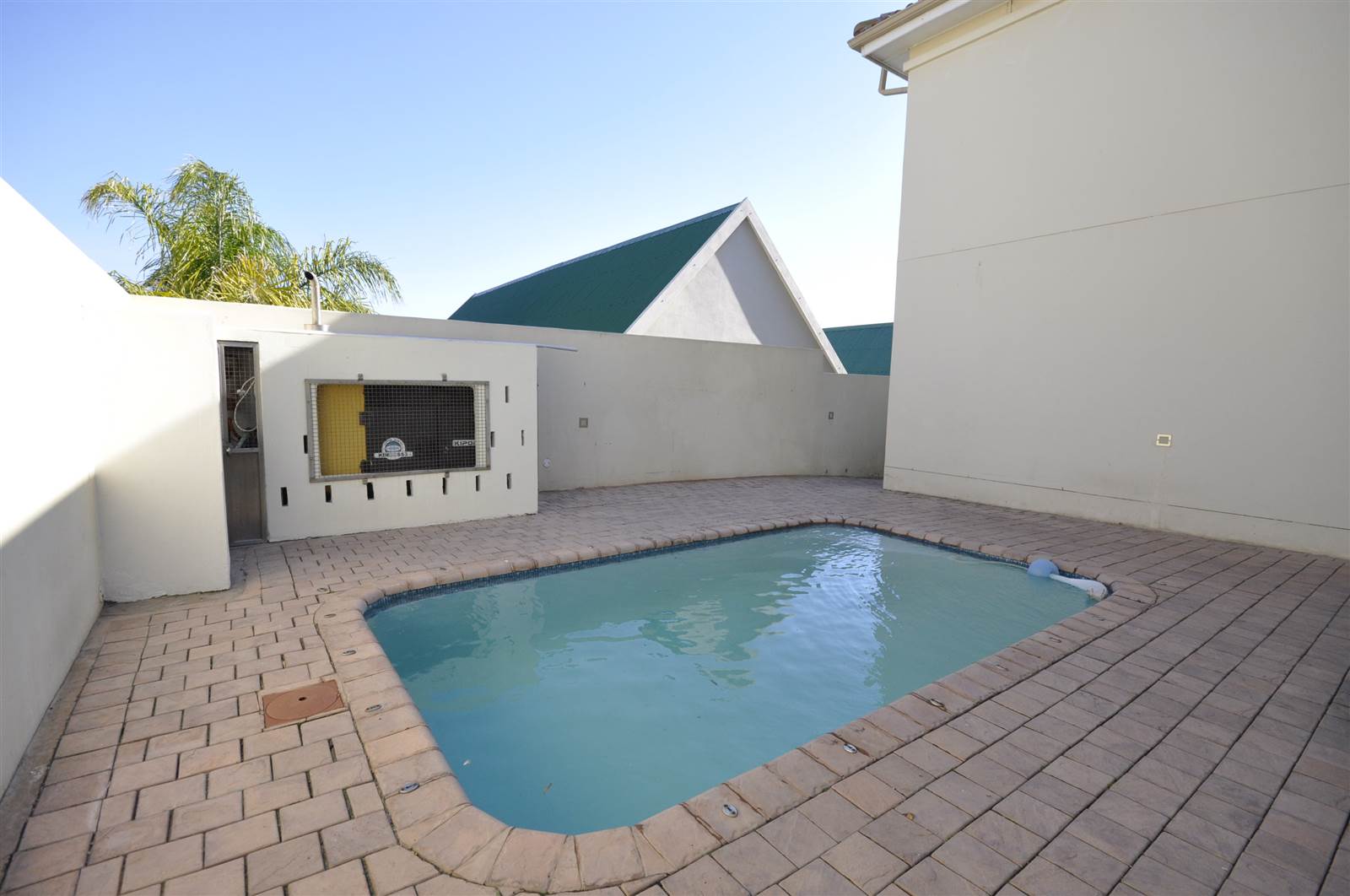 8 Bed House in Jeffreys Bay photo number 16