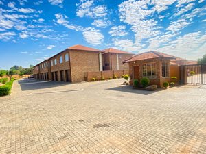 4 Bed House in Theresa Park