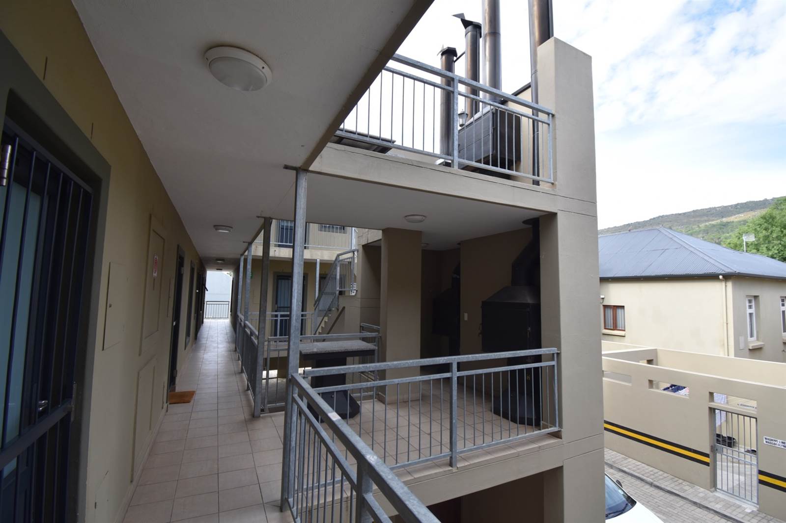 1 Bed Apartment in Paarl photo number 10